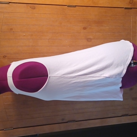 OLD NAVY SLEEVELESS TEE - Picture 3 of 7